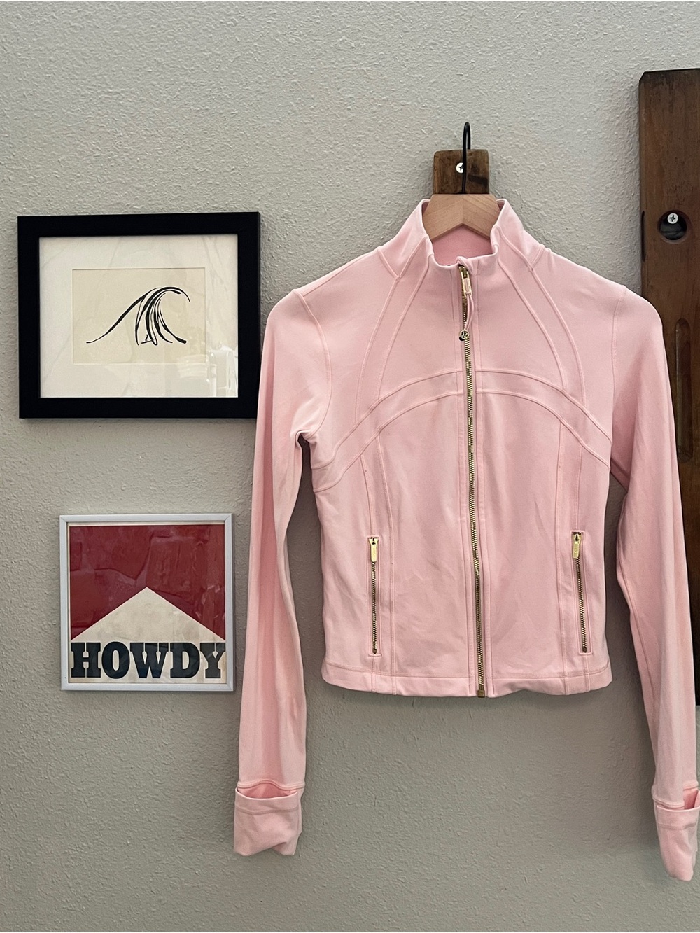 $128 Lululemon Define Cropped Jacket in Blush Quartz / Gold / Gold Size 6